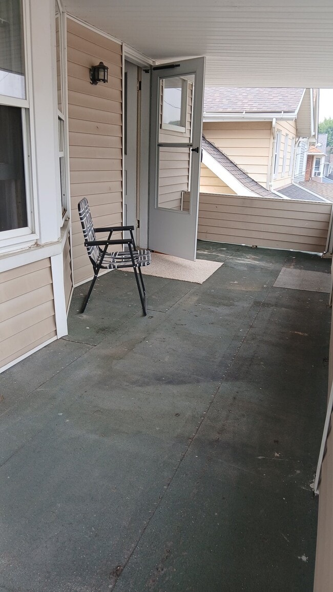 Photo - 1538 Lauderdale Ave (Lakewood, OH) Apartment