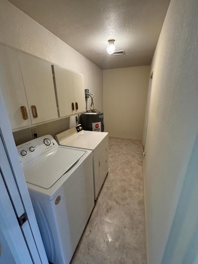 Foto del edificio - 1584 Sandy Ln