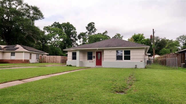 Building Photo - 4139 De Leon St