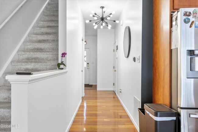 Building Photo - 401 Avalon Pl