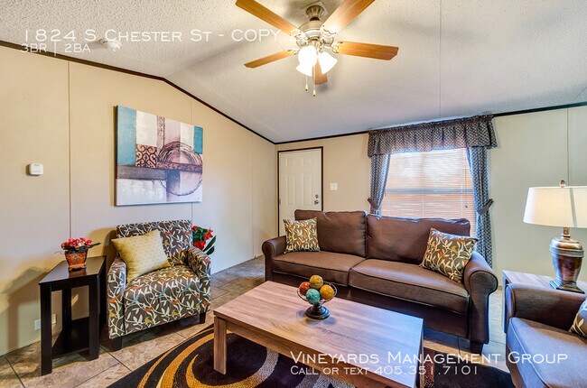 Building Photo - $499 Moves you in!
