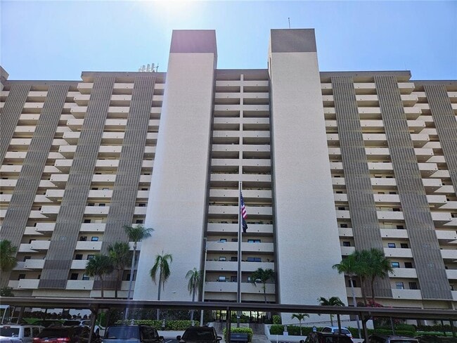 Building Photo - 7050 Sunset Dr S