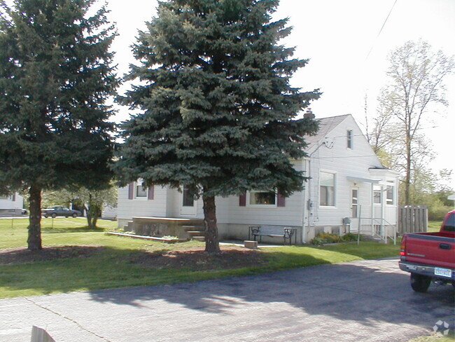 Building Photo - 6398 Tallmadge Ct