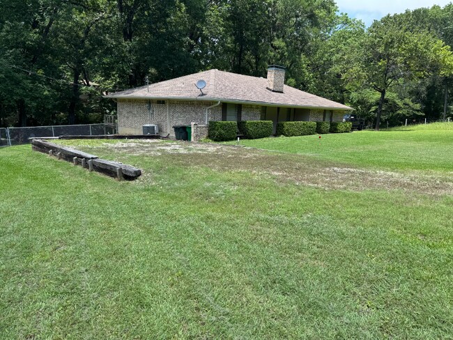 Building Photo - 15712 Top Ct