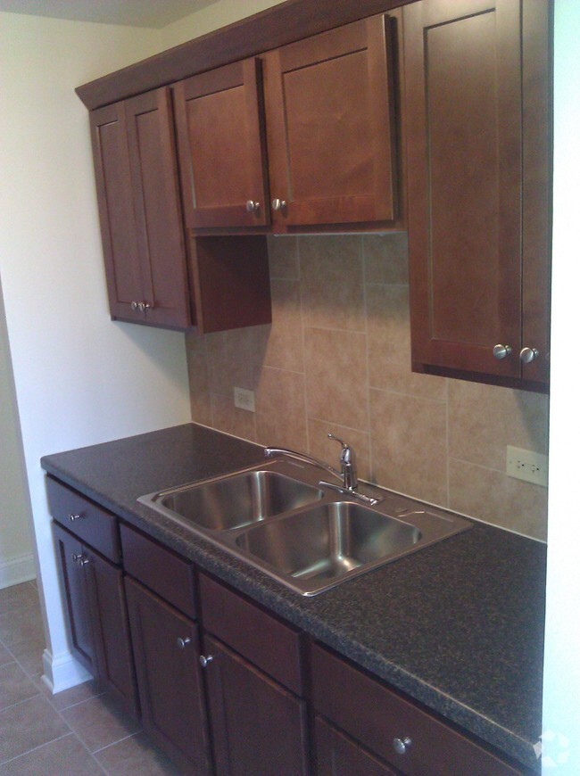 Kitchen - North Shore Apartments