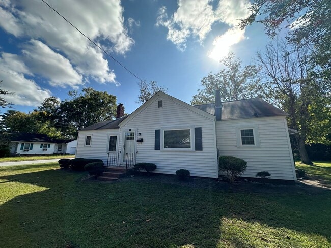 Building Photo - Modernized 3 bed 1 bath house