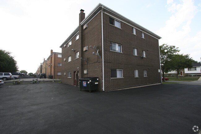 Building Photo - 2061 Narcissus Ave