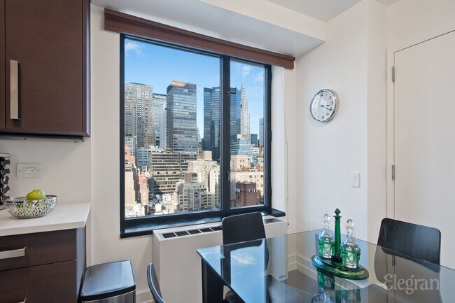 Foto del edificio - 211 Madison Ave