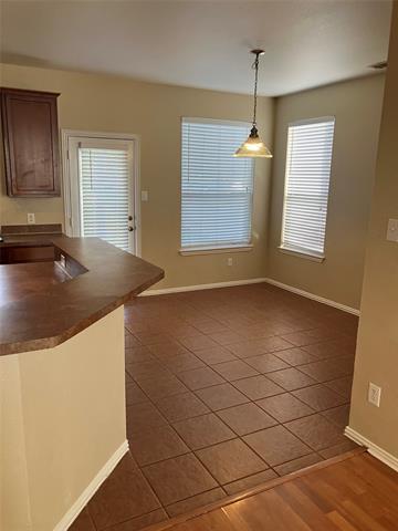 Building Photo - 509 Creekview Dr