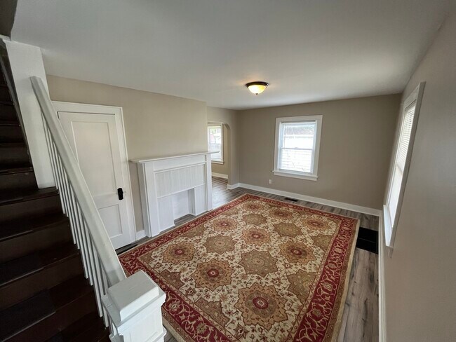 Building Photo - 211 Snyder St