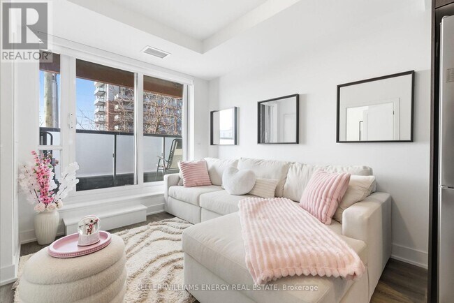 Photo du bâtiment - 2545 Simcoe St N