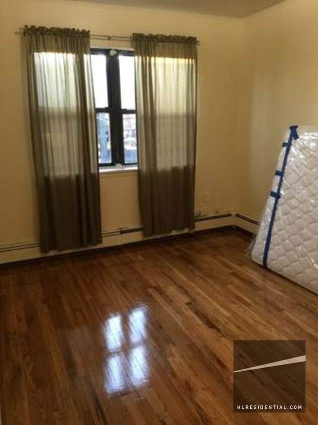 Foto principal - 47-35 41st St