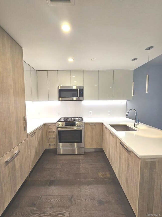 Foto del edificio - 131-03 40th Rd