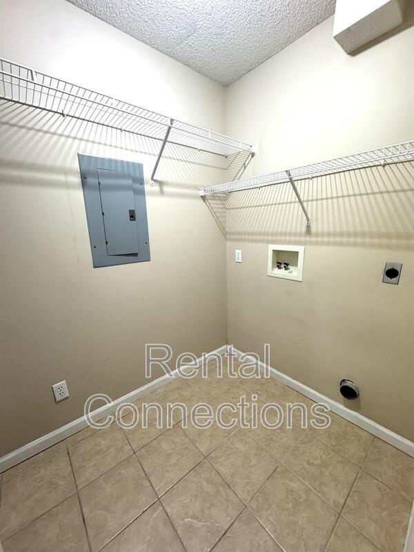 Foto del edificio - 605 Old Creal Springs Rd