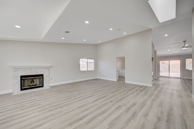 Foto del edificio - Remodeled Single Story, 4 Bedroom Home in Desert Shores