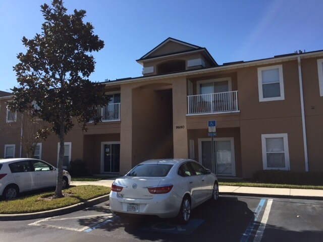 Building Photo - 9690 Amarante Cir