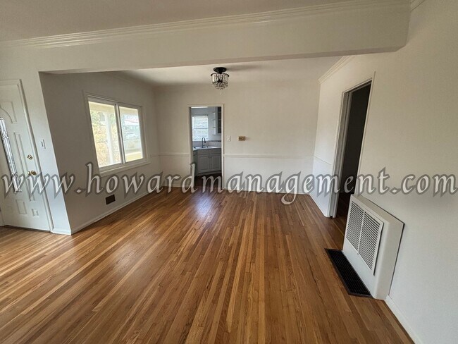 Building Photo - 01658CE