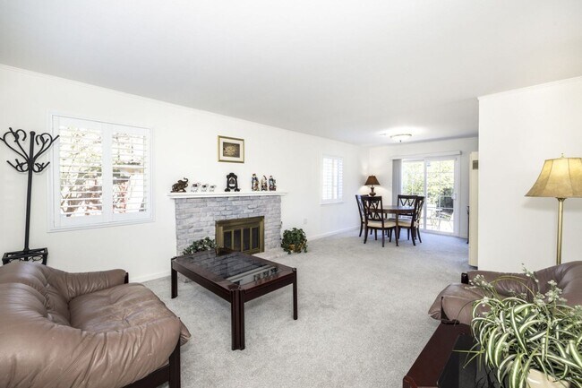 Foto del edificio - Lovingly Maintained 3 Bed, 1 Bath Home on Quiet Cul-de-Save