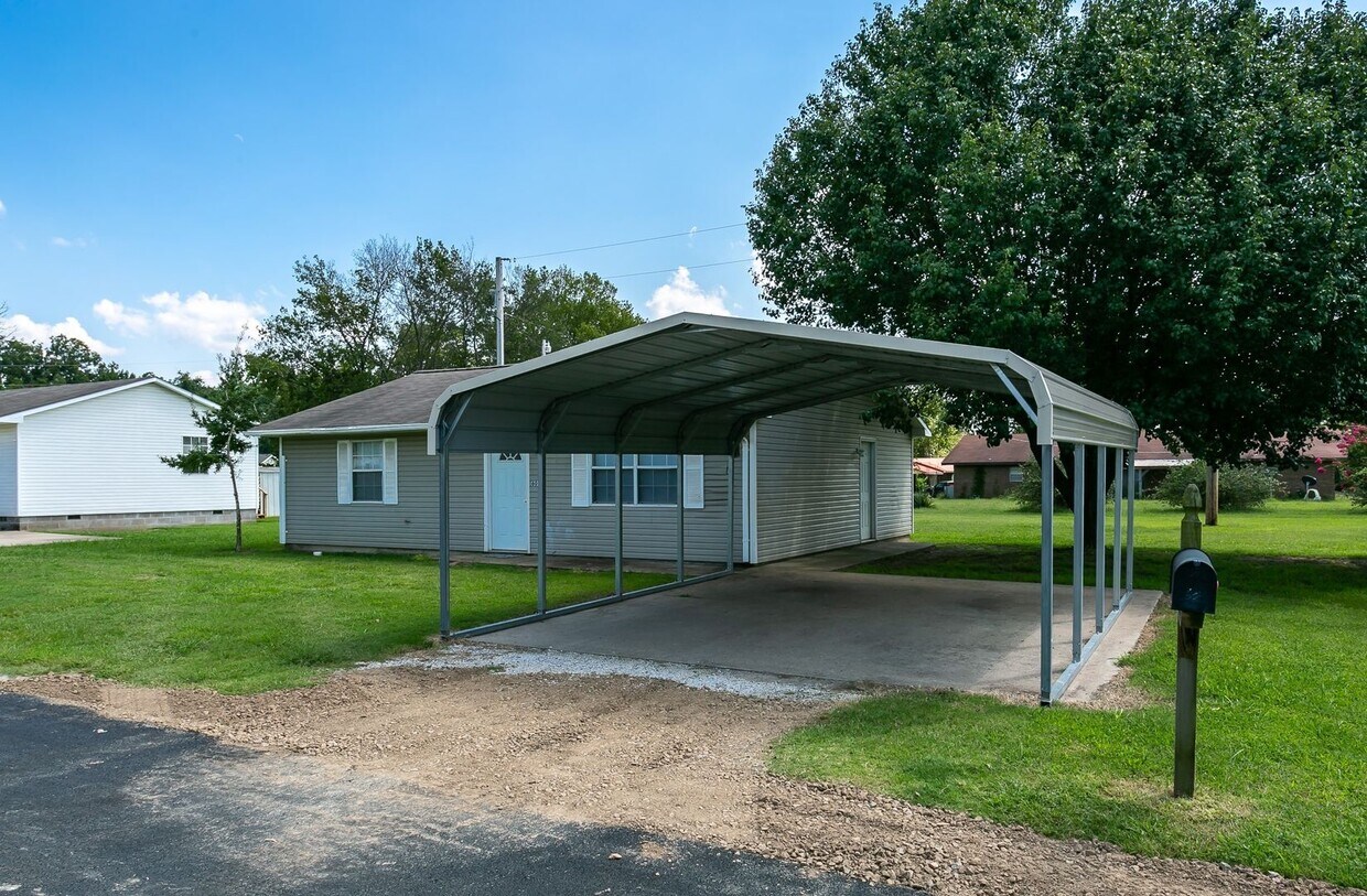 Building Photo - 2 bedroom, 1 bath house