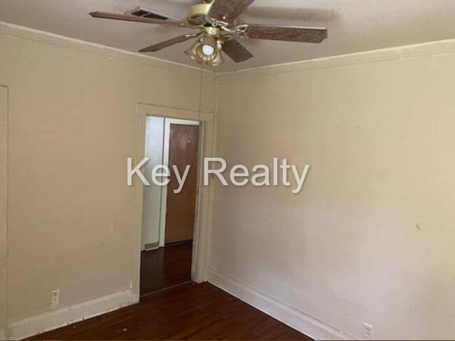 Building Photo - 3016 Asber St