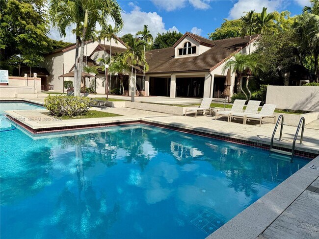 Foto del edificio - 9435 SW 140th Ct