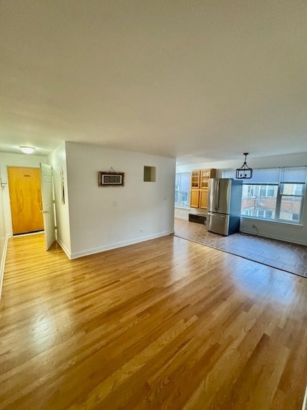 Building Photo - 2424 W Estes Ave