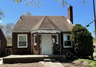 Building Photo - 17605 Stansbury Ave