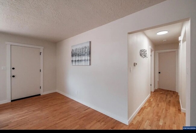 Building Photo - One level 3 bedroom and 1.5 bath House Loc...