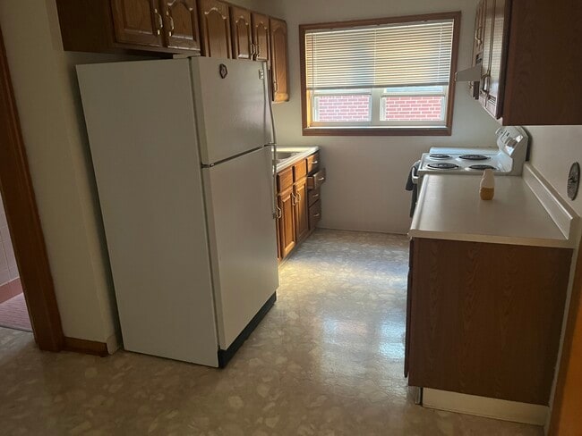 Building Photo - 3556 Schwartze Ave