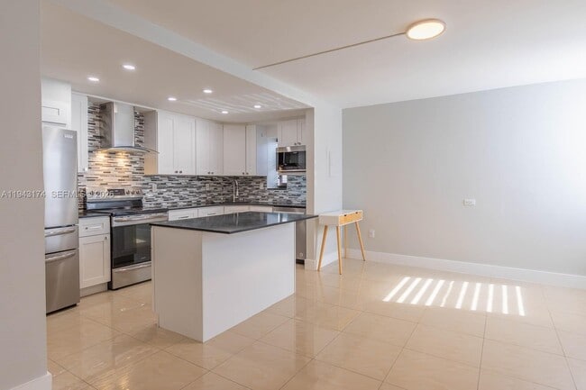 Foto del edificio - 20291 NE 30th Ave