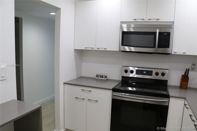 Foto del edificio - 2301 Collins Ave