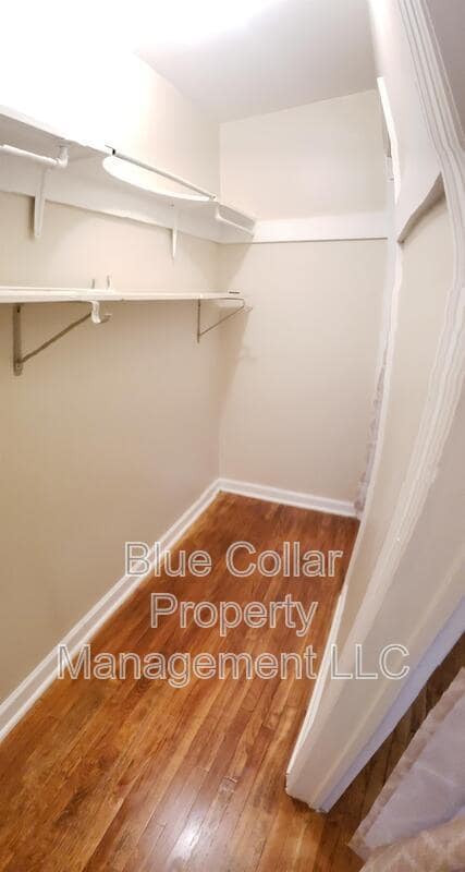 Building Photo - 213 Locust St