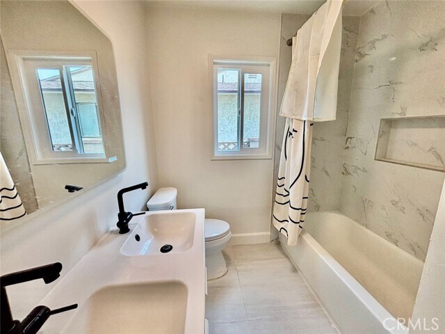 Foto del edificio - 16316 Sylvanwood Ave