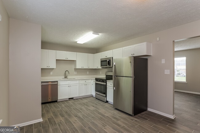 Building Photo - 382 Pleasant Way