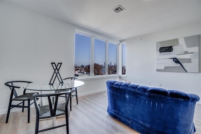 Building Photo - 306 Bergen Ave