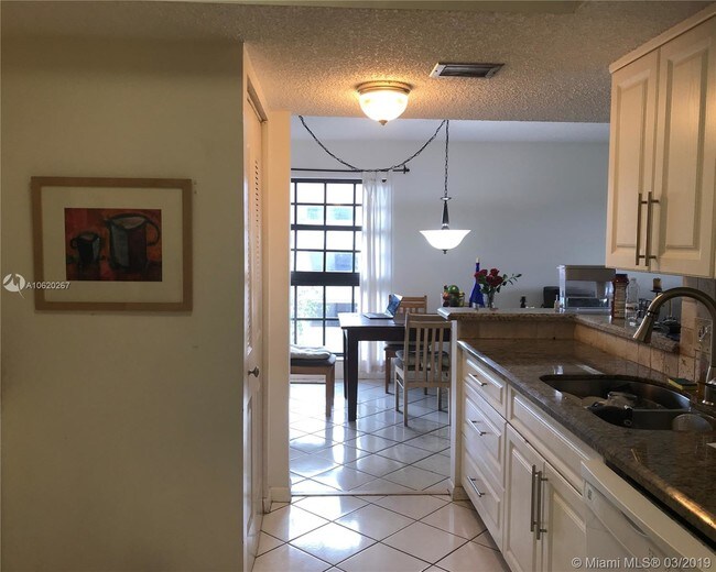 Foto del edificio - 5570 NW 44th St