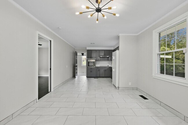 Foto del edificio - 3 Bedroom 2 Bath Home For Rent Near Downtown!
