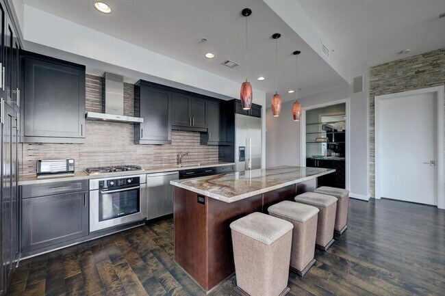 Foto del edificio - 2207 Bancroft Ln