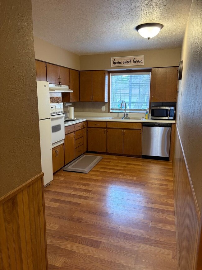 Foto del edificio - Beautiful Duplex Available Now