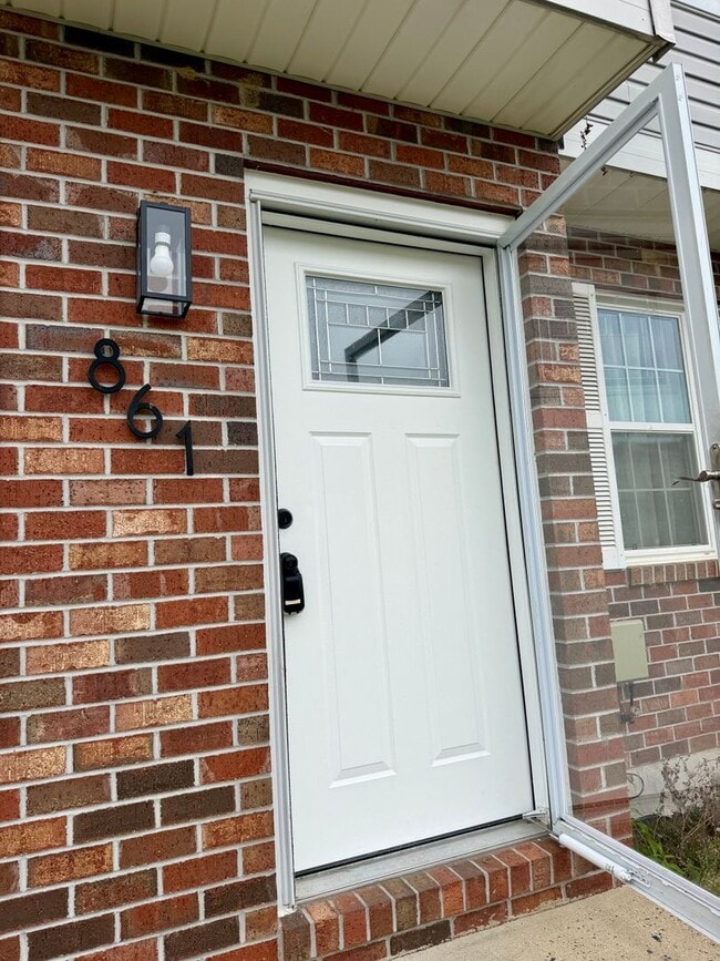 Building Photo - 861 Clover Leaf Ct