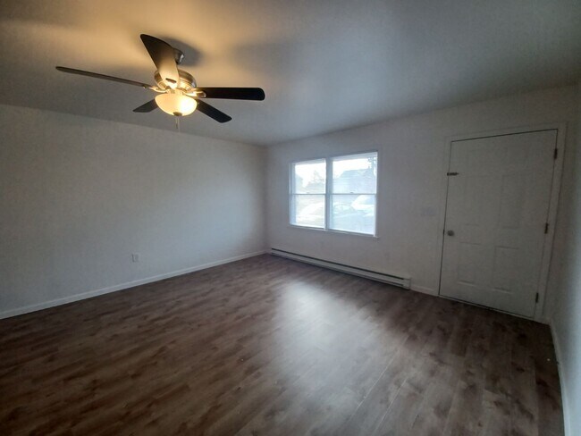 Foto del edificio - 2 Bedroom 1 Bathroom Apartment in Elizabethtown!