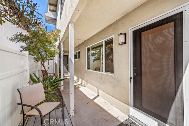 Building Photo - 226 Avenida Serra