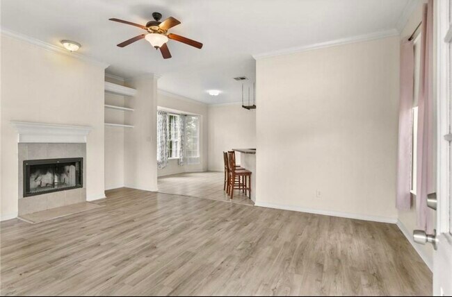 Foto del edificio - 2424 Lavender St