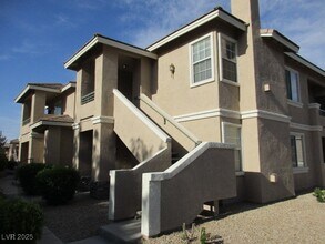 Building Photo - 9901 Trailwood Dr