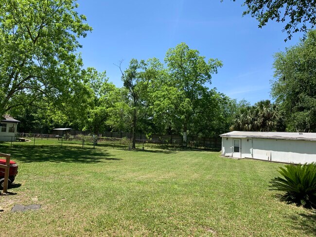 Backyard-2 - 1084 W Odessa Dr