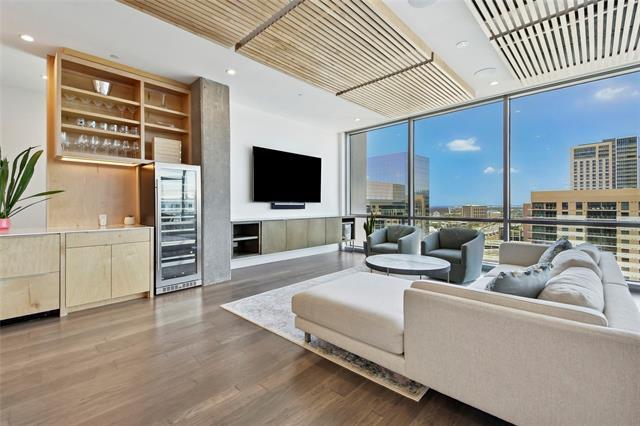 Foto principal - 2200 Victory Ave
