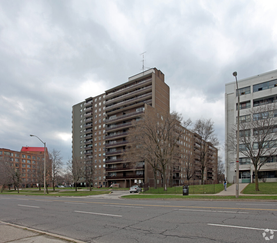 Primary Photo - 180 Markham Rd