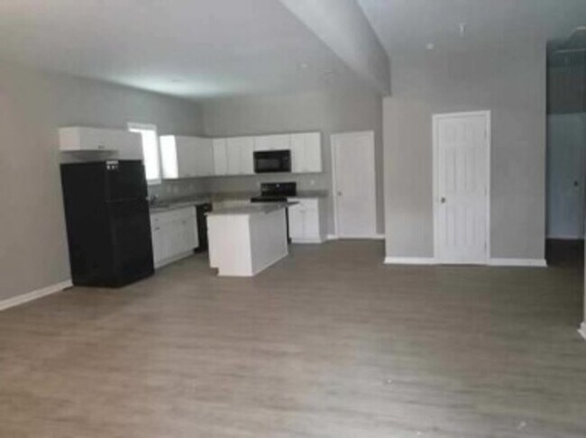 Foto del edificio - Must view this Adorable 3 bedroom 1 bath h...