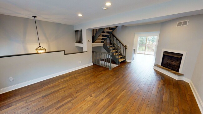 Building Photo - Modern 3-Level Townhome in Monaca – 2 Bed,...