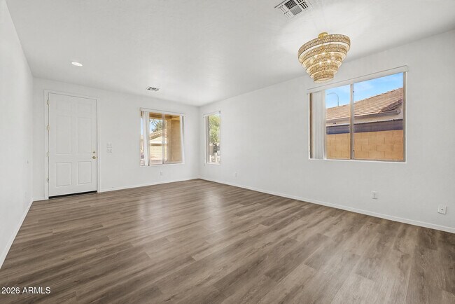 Foto del edificio - 4255 E Cherry Hills Dr
